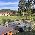 Wczasy Pod Sosnami Z Kominkiem Krutyń